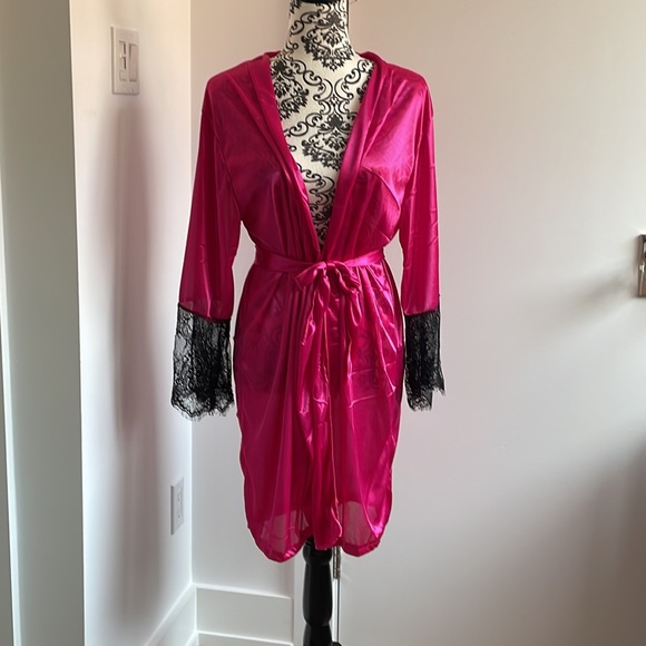 Pink Robe with Lace Bell Sleeves - Picture 2 of 6